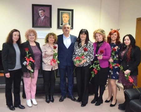 Димитър Иванов награди победителите в конкурса за най-красива ръчно изработена мартеница