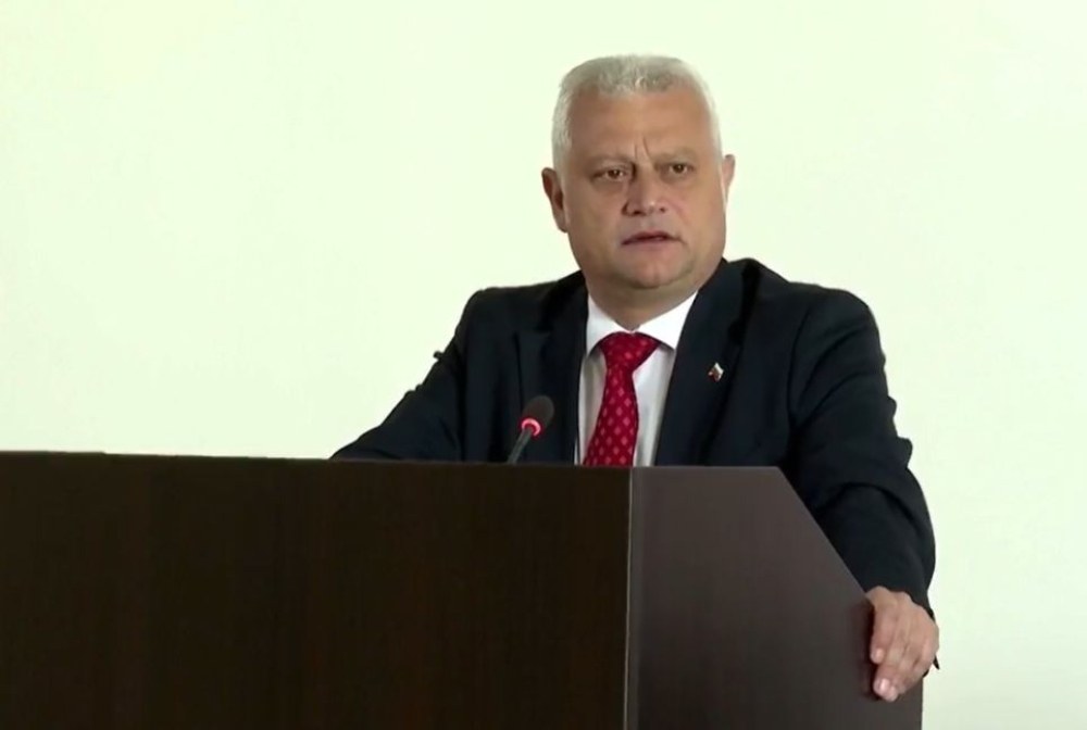 Дечев с призив към служителите на МВР за изборите: Бъдете безкомпромисни към абсолютно всички