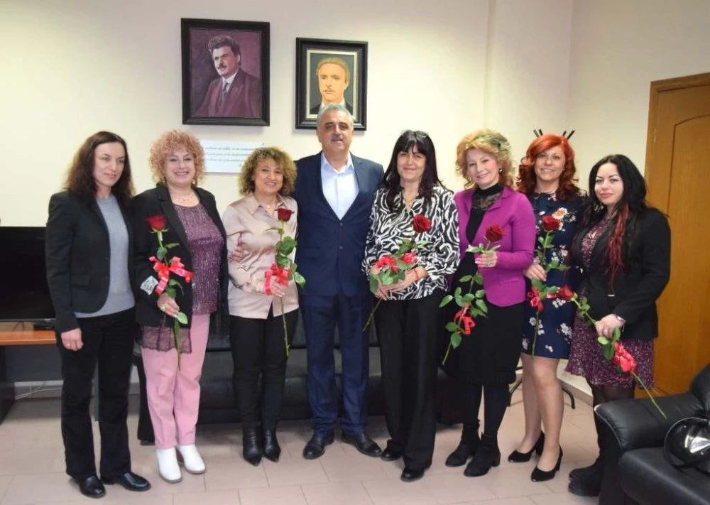 Димитър Иванов награди победителите в конкурса за най-красива ръчно изработена мартеница