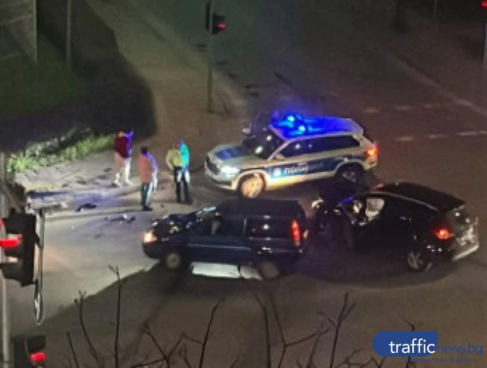 Катастрофа между два автомобила до Големия гигант в Пловдив