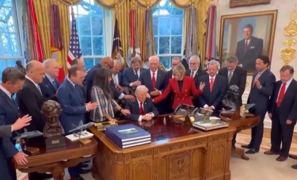 Пастори и духовни лидери се помолиха за здравето на Тръмп