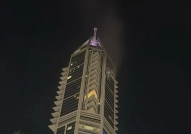 Отломки от иранска ракета поразиха луксозен небостъргач в Дубай