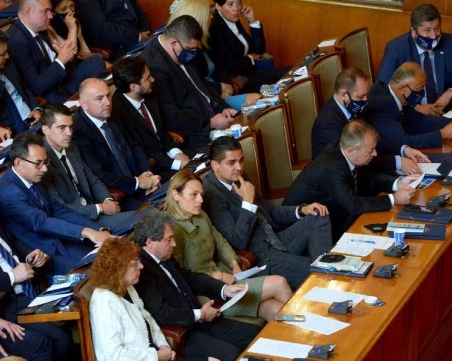 Парламентът на извънредно заседание заради кризата с горивата