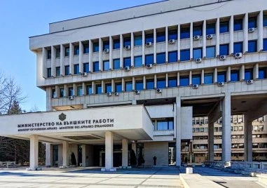 МВнР: Израел отваря въздушното си пространство с ограничение от 100 пътници