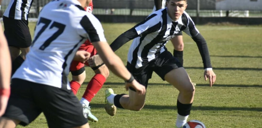 Дубълът на Локо загуби от лидера Несебър