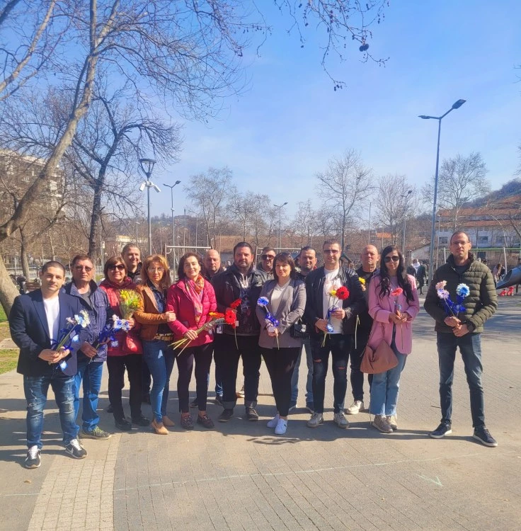 От ГЕРБ поздравиха с цвете дамите в Пловдив за 8 март