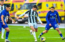 Локо беше много близо да препъне и Левски, но дузпа в края спаси 