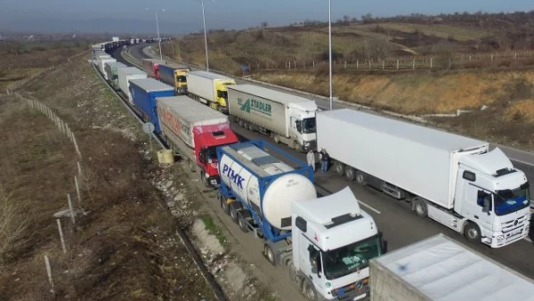 Как държавата плаща на транспортните фирми , за да ползват пътищата или парадоксът на тол системата