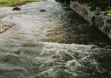 Откриха труп край реката в Асеновград, установяват самоличността на човека