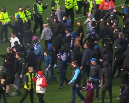 Арестуваха десетки фенове след дербито Рейнджърс - Селтик