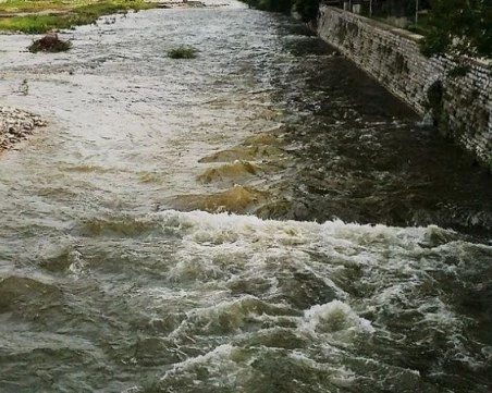 Откриха труп край реката в Асеновград, установяват самоличността на човека