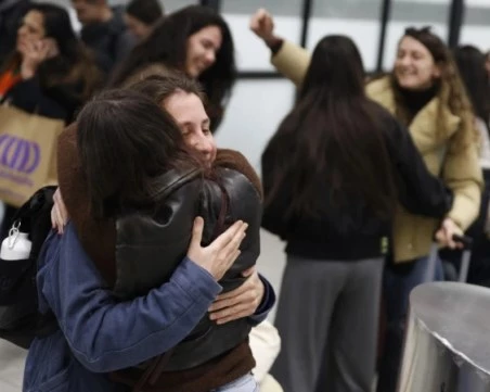 Продължава извеждането на българите, блокирани в Близкия изток