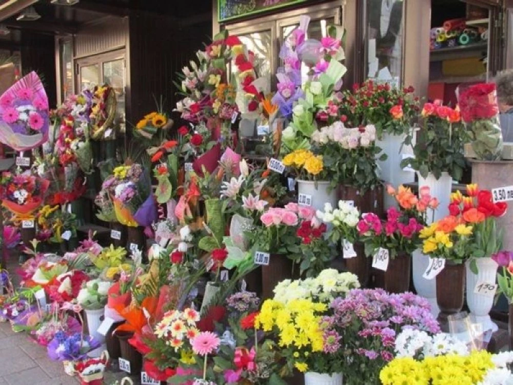 Навръх 8 март: Откраднаха цветя за 1000 евро край Несебър