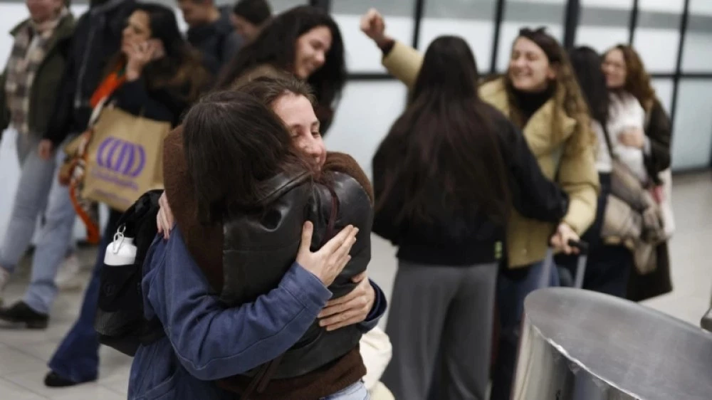 Продължава извеждането на българите, блокирани в Близкия изток