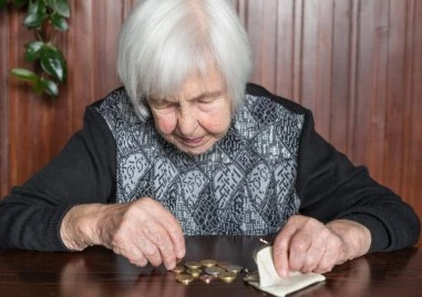 Кабинетът решава дали да отпусне великденски надбавки за над 1 600 000 пенсионери