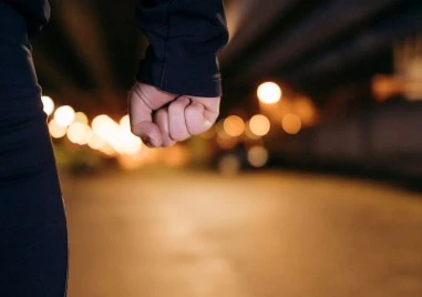 Криминално проявен преби 15-годишно момче заради скандал между деца в Перник