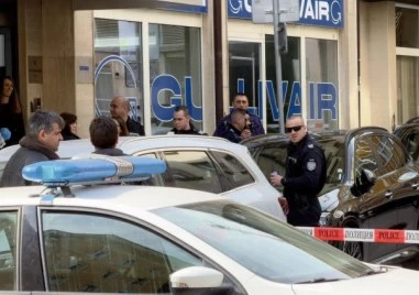 Сигнал за бомба блокира централна софийска улица