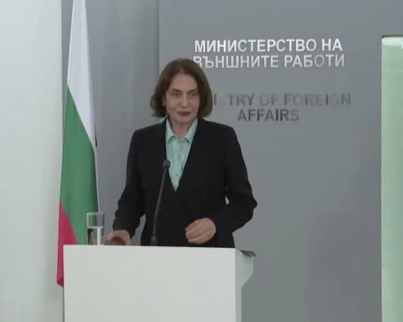 На заключителен брифинг: Евакуират българи със специален полет от Рияд за София