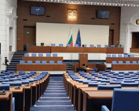 Парламентът с извънредно заседание днес заради кризата с горивата