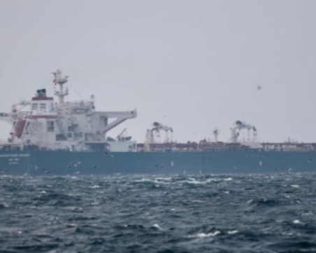 Военноморските сили на САЩ ескортираха петролен танкер през Ормузкия проток