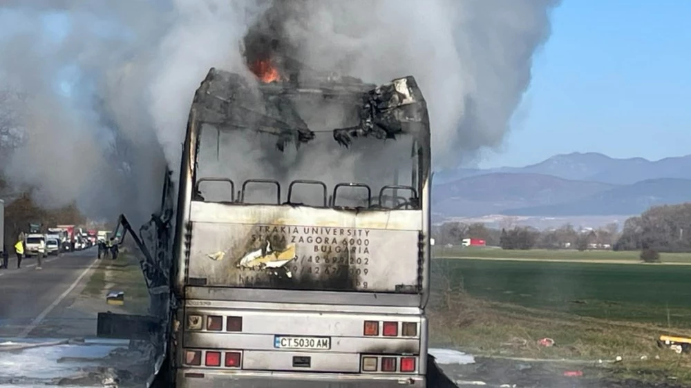 Автобус се запали на пътя Стара Загора-Казанлък