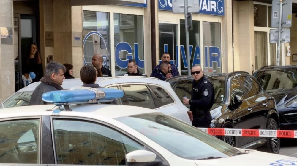 Сигнал за бомба блокира централна софийска улица