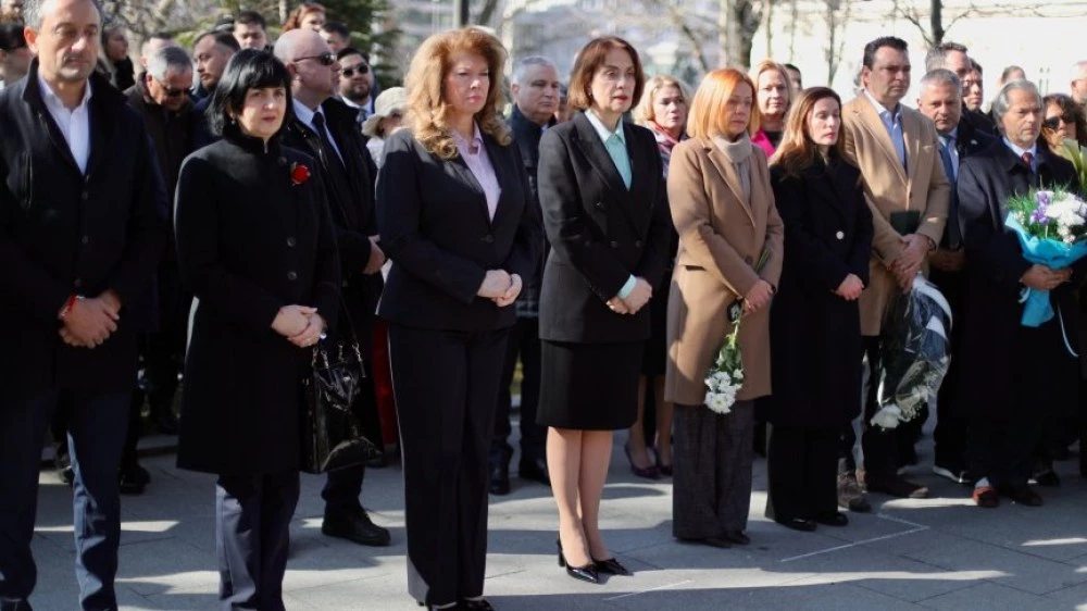 Йотова: Холокостът не започна с Аушвиц, водещи политици подхранват омразата