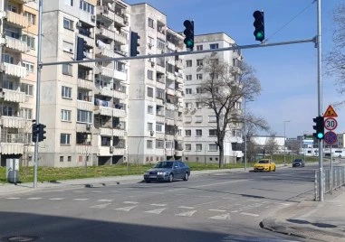 Поставиха нов светофар на възлово място в „Южен СНИМКИ