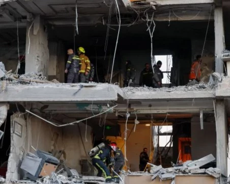 Израел удари няколко ливански града, има убити