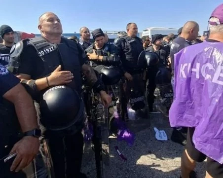 КНСБ отмени блокадата на Прохода на Републиката