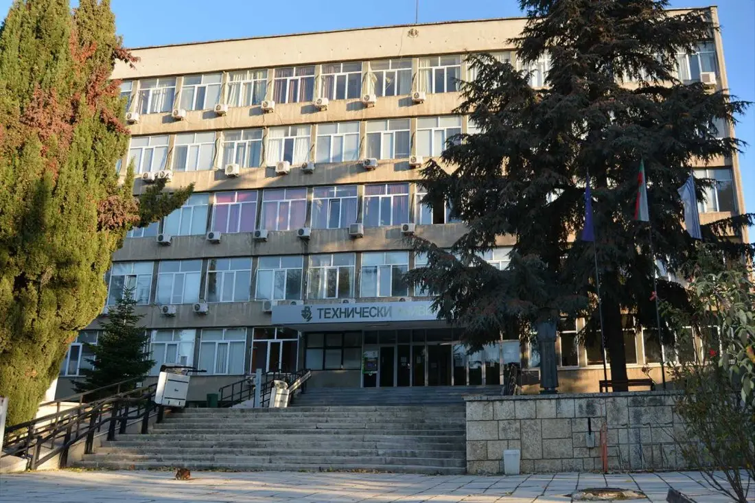 Сигнал за бомба затвори за кратко Техническия университет във Варна