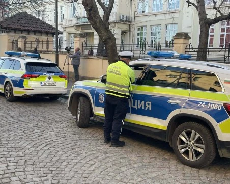 Засилено полицейско присъствие пред МВР заради протеста за оставката на Васил Костадинов