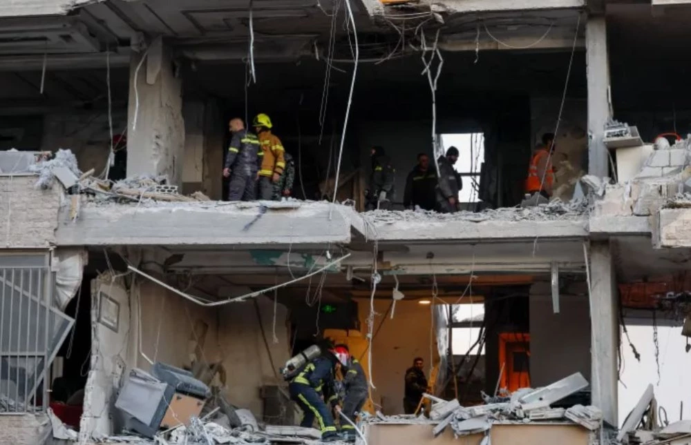 Израел удари няколко ливански града, има убити