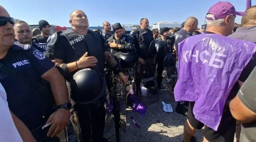 КНСБ отмени блокадата на Прохода на Републиката