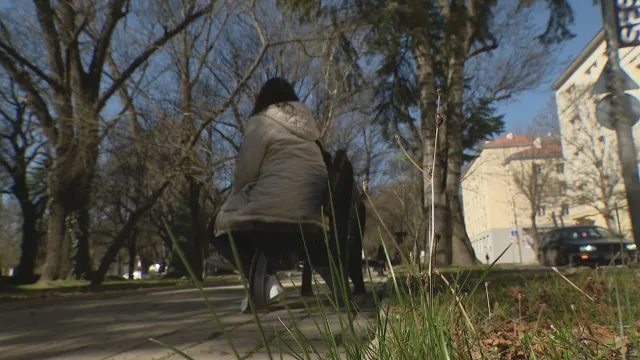 Приемната майка на 9-месецните близнаци: Вълнуваме се, ще им дадем всичко