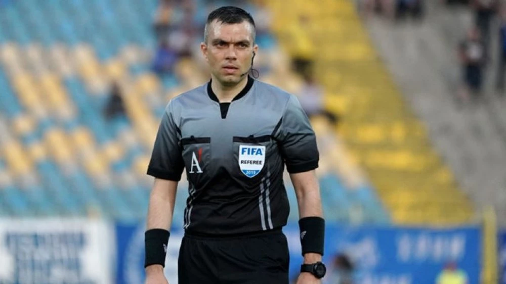 Сложиха Чинков и Великов да свирят мачовете на Локо и Ботев