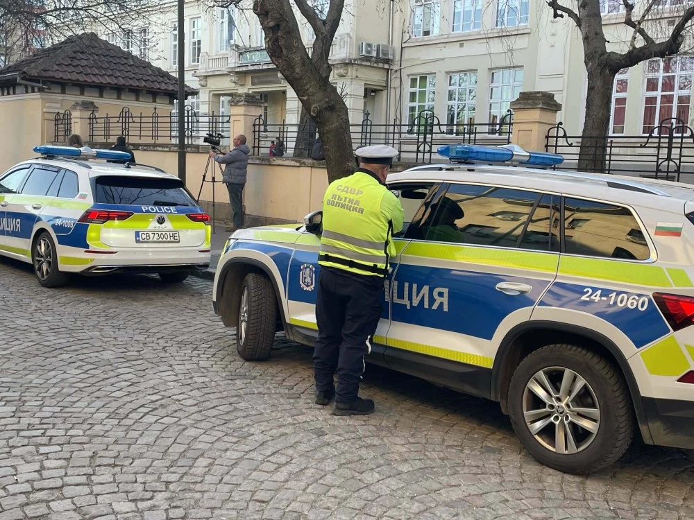 Засилено полицейско присъствие пред МВР заради протеста за оставката на Васил Костадинов