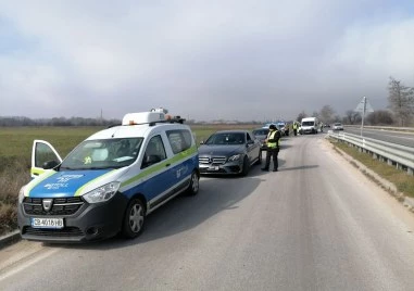 Акция край Пловдив – проверяват камиони и автобуси за изправност
