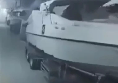 Иран показа видео с тунели, пълни с морски дронове и ракети