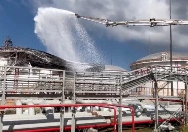 Украинска атака с дрон подпали руска петролна база