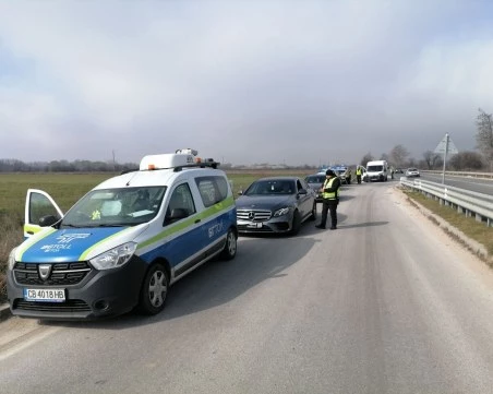 Акция край Пловдив – проверяват камиони и автобуси за изправност