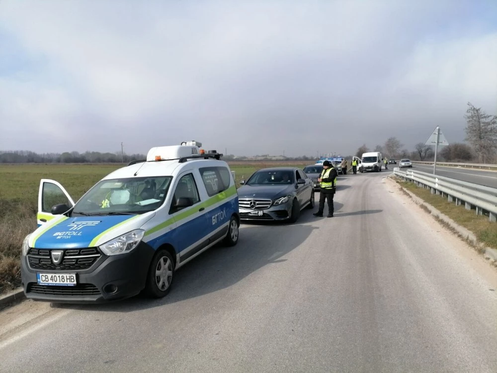 Акция край Пловдив – проверяват камиони и автобуси за изправност