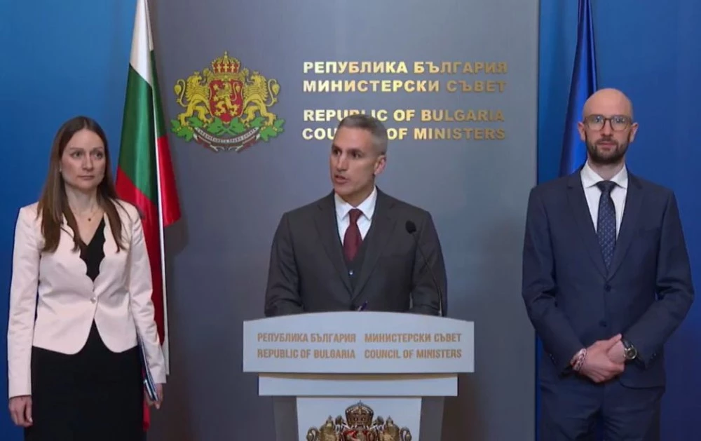 Правителството обяви мерки срещу скъпите горива: Директни финансови помощи за гражданите и строг контрол по бензиностанциите