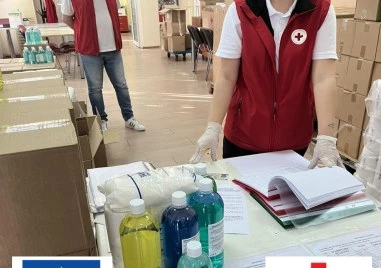БЧК стартира раздаването на втория транш на пакетите с храни за нуждаещи се