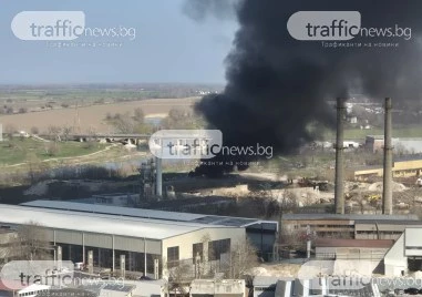 Отново горят гуми и боклуци на изхода на Пловдив, облак отровен дим се носи към града