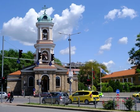 Слънчева събота в Пловдив, температурите се задържат пролетни