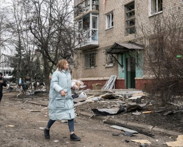 Русия забрани абортите в окупираните територии, праща жените при свещеници