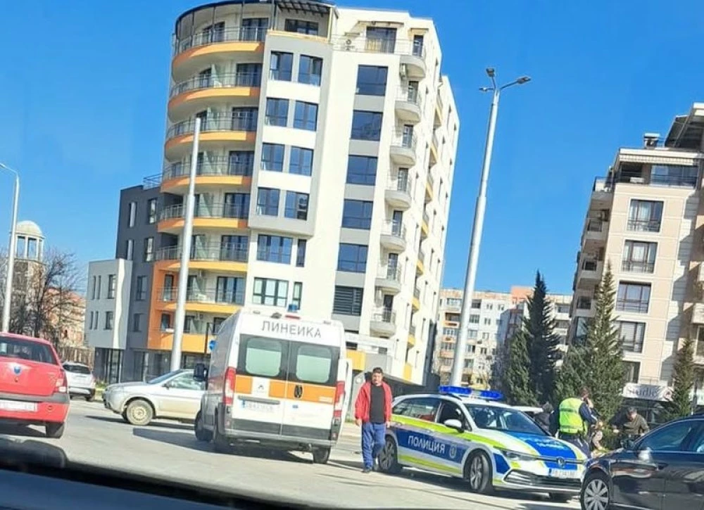 Kола блъсна велосипедист в Тракия, линейка и полиция са намясто