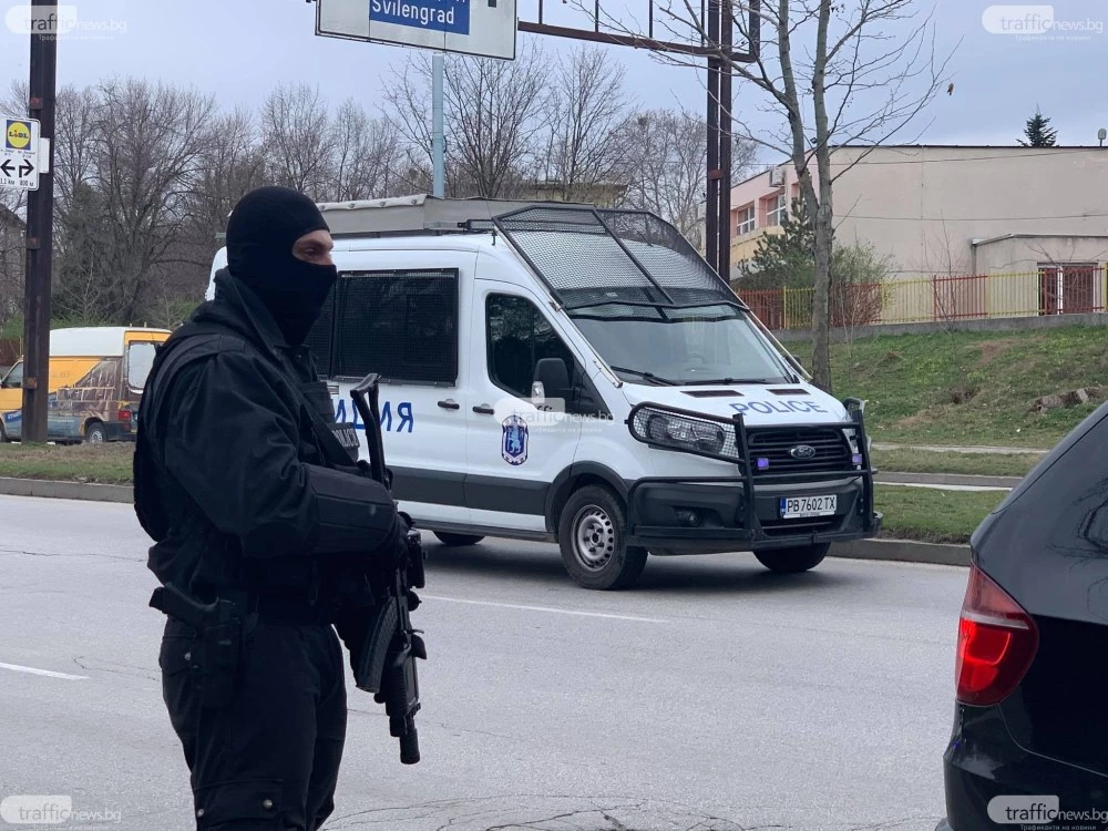 Семеен скандал завърши с нож, изстрели и заплаха за убийство в пловдивски автосервиз