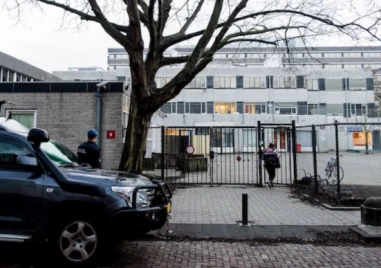 Експлозия в врейско училище в Амстердам